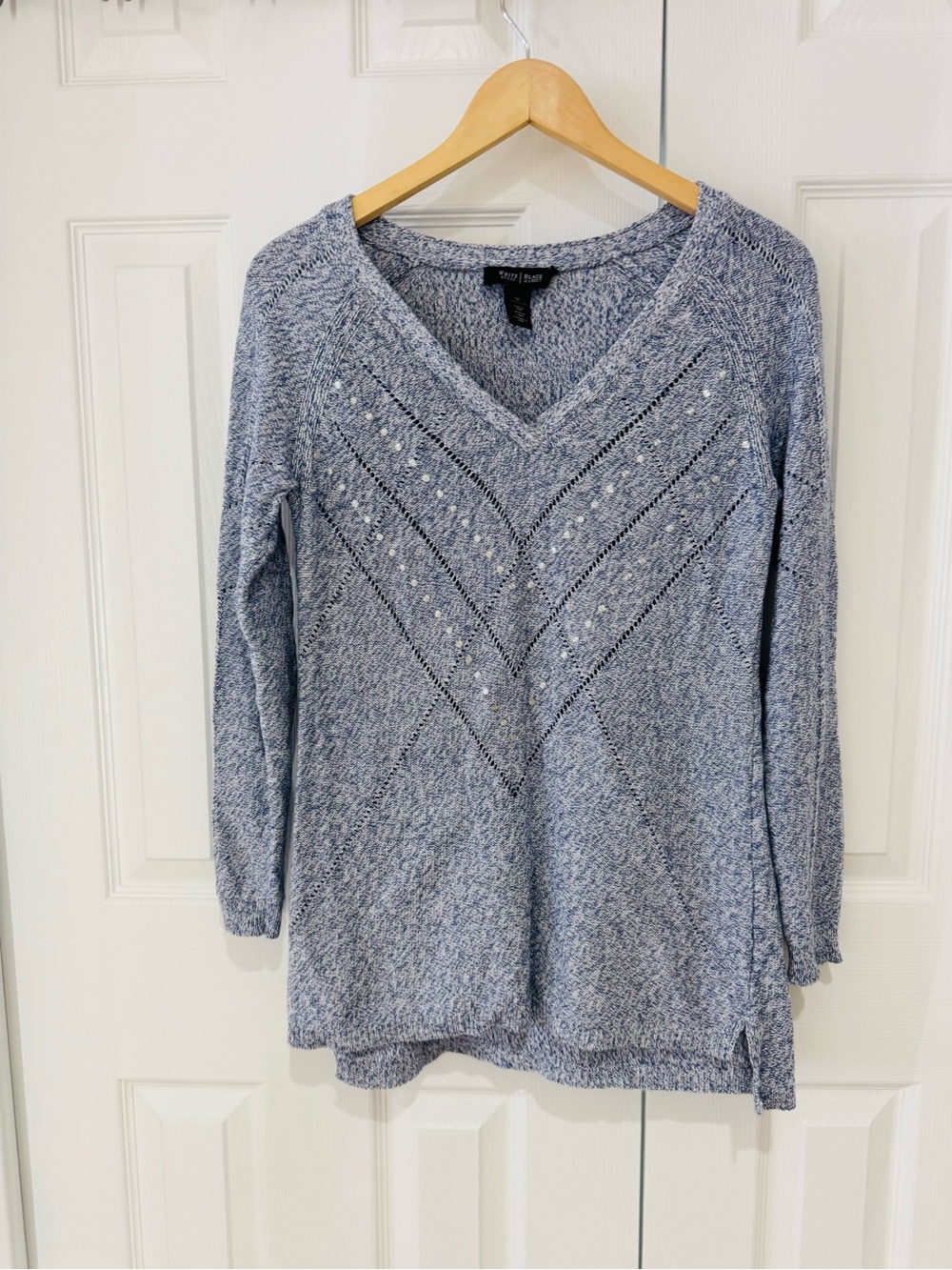 WHBM M V-Neck Light Blue Sweater sparkly marbled knit